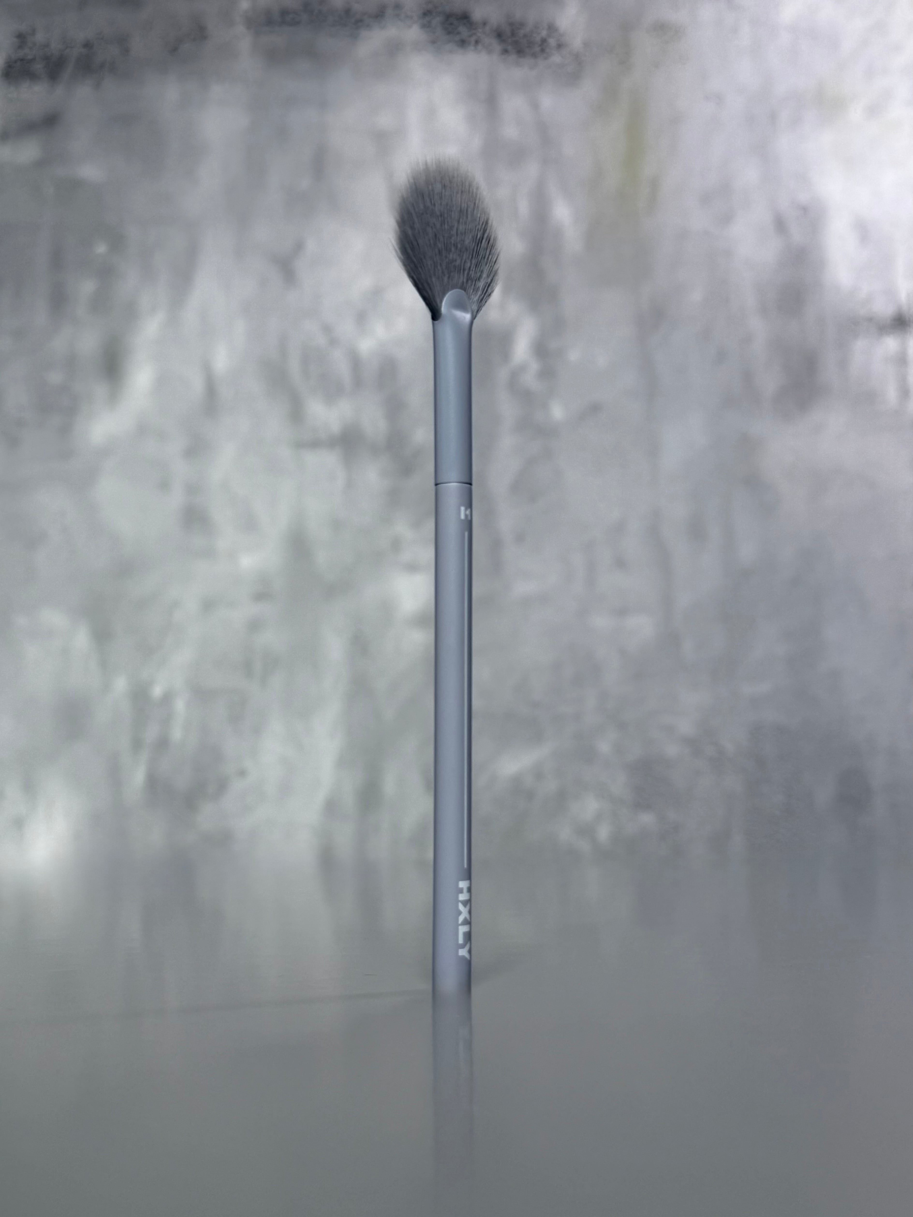 L1 - BRUSH - FLAME TAIL HIGHLIGHTER - HXLY COSMETICS