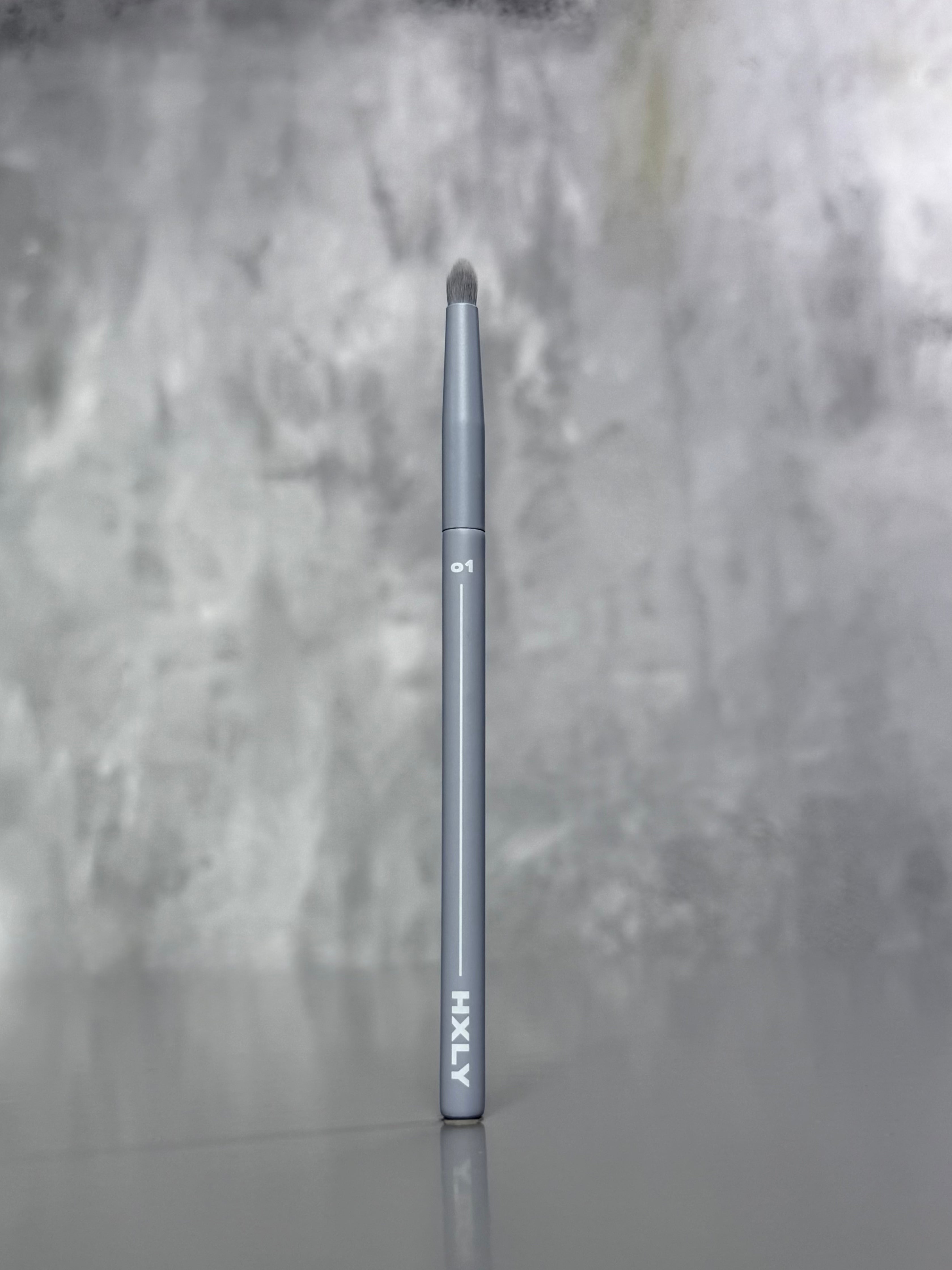 O1 - BRUSH - BULLET EYESHADOW / CREAMY PENCILS - HXLY COSMETICS